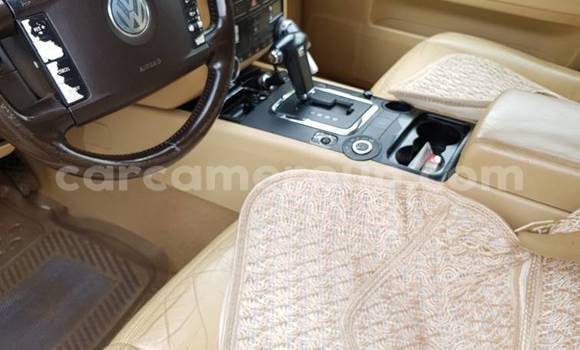 Acheter Occasion Voiture Volkswagen Touareg Bleu à Yaoundé, Central Cameroon Acheter Occasion Voiture Volkswagen Touareg Bleu à Yaoundé, Central Cameroon