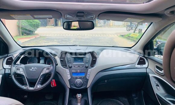 Sayi Na hannu Hyundai Santa Fe Sauran Mota in Douala a Ƙasar Kamaru Sayi Na hannu Hyundai Santa Fe Sauran Mota in Douala a Ƙasar Kamaru