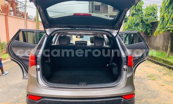 Sayi Na hannu Hyundai Santa Fe Sauran Mota in Douala a Ƙasar Kamaru Sayi Na hannu Hyundai Santa Fe Sauran Mota in Douala a Ƙasar Kamaru