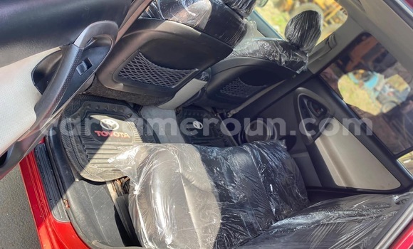 Sayi Na hannu Toyota RAV4 Red Mota in Douala a Ƙasar Kamaru Sayi Na hannu Toyota RAV4 Red Mota in Douala a Ƙasar Kamaru