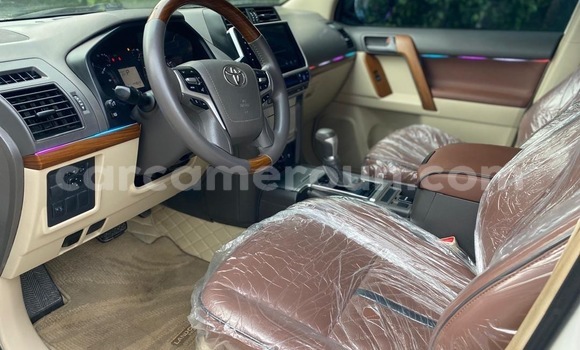 Acheter Import Voiture Toyota Land Cruiser Prado Blanc à Douala, Littoral Cameroon Acheter Import Voiture Toyota Land Cruiser Prado Blanc à Douala, Littoral Cameroon