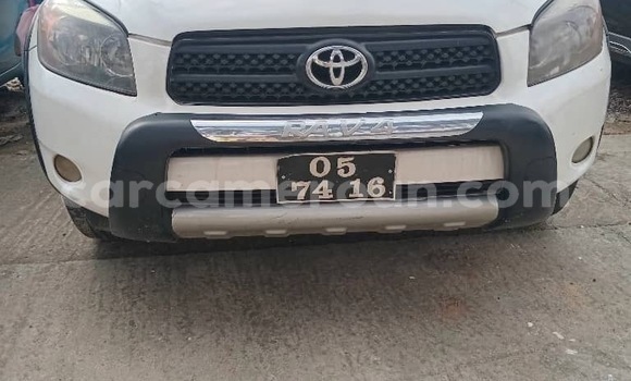Buy Used Toyota RAV4 White Car in Douala in Littoral Cameroon