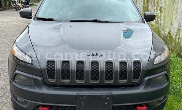 Sayi Imported Jeep Cherokee Black Mota in Douala a Ƙasar Kamaru