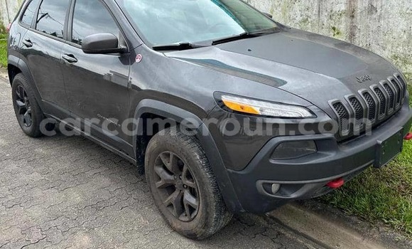 Sayi Imported Jeep Cherokee Black Mota in Douala a Ƙasar Kamaru Sayi Imported Jeep Cherokee Black Mota in Douala a Ƙasar Kamaru