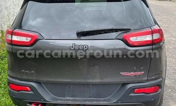 Sayi Imported Jeep Cherokee Black Mota in Douala a Ƙasar Kamaru Sayi Imported Jeep Cherokee Black Mota in Douala a Ƙasar Kamaru