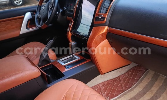 Acheter Import Voiture Toyota Land Cruiser Gris à Douala, Littoral Cameroon Acheter Import Voiture Toyota Land Cruiser Gris à Douala, Littoral Cameroon