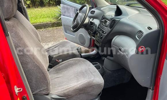 Sayi Na hannu Toyota Yaris Verso Red Mota in Douala a Ƙasar Kamaru Sayi Na hannu Toyota Yaris Verso Red Mota in Douala a Ƙasar Kamaru