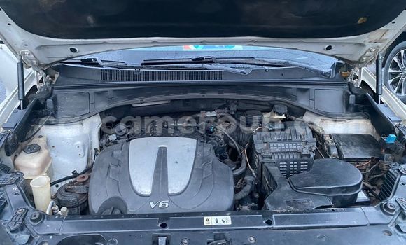 Sayi Na hannu Hyundai Santa Fe White Mota in Douala a Ƙasar Kamaru Sayi Na hannu Hyundai Santa Fe White Mota in Douala a Ƙasar Kamaru