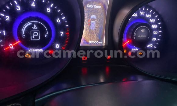 Sayi Na hannu Hyundai Santa Fe White Mota in Douala a Ƙasar Kamaru Sayi Na hannu Hyundai Santa Fe White Mota in Douala a Ƙasar Kamaru