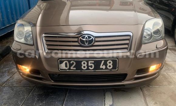 Sayi Na hannu Toyota Avensis Brown Mota in Douala a Ƙasar Kamaru Sayi Na hannu Toyota Avensis Brown Mota in Douala a Ƙasar Kamaru