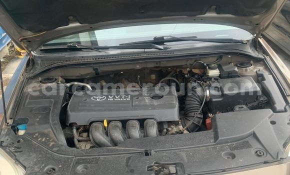 Sayi Na hannu Toyota Avensis Brown Mota in Douala a Ƙasar Kamaru Sayi Na hannu Toyota Avensis Brown Mota in Douala a Ƙasar Kamaru