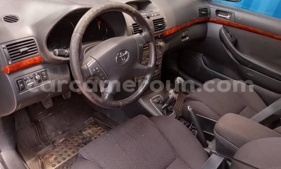 Sayi Na hannu Toyota Avensis Brown Mota in Douala a Ƙasar Kamaru Sayi Na hannu Toyota Avensis Brown Mota in Douala a Ƙasar Kamaru