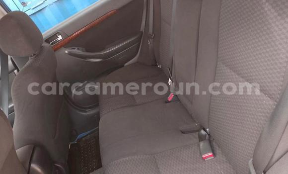 Sayi Na hannu Toyota Avensis Brown Mota in Douala a Ƙasar Kamaru Sayi Na hannu Toyota Avensis Brown Mota in Douala a Ƙasar Kamaru