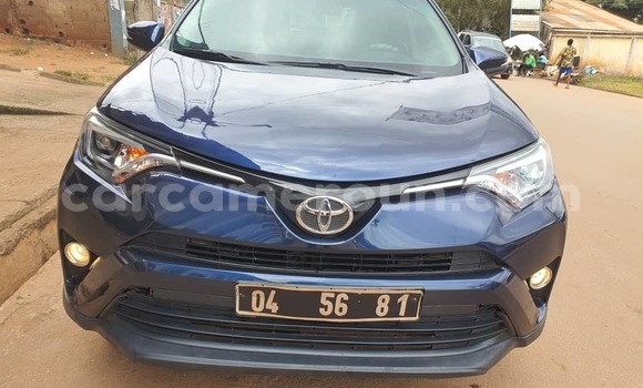 Sayi Na hannu Toyota RAV4 Blue Mota in Yaounde a Babban Kamaru