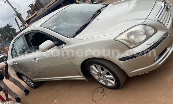 Sayi Na hannu Toyota Avensis Azurfa Mota in Douala a Ƙasar Kamaru Sayi Na hannu Toyota Avensis Azurfa Mota in Douala a Ƙasar Kamaru