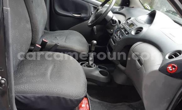 Sayi Na hannu Toyota Yaris Black Mota in Douala a Ƙasar Kamaru Sayi Na hannu Toyota Yaris Black Mota in Douala a Ƙasar Kamaru