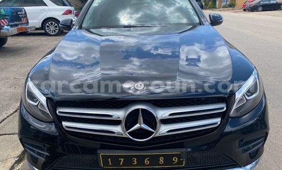 Sayi Imported Mercedes‒Benz GLC Black Mota in Douala a Ƙasar Kamaru Sayi Imported Mercedes‒Benz GLC Black Mota in Douala a Ƙasar Kamaru