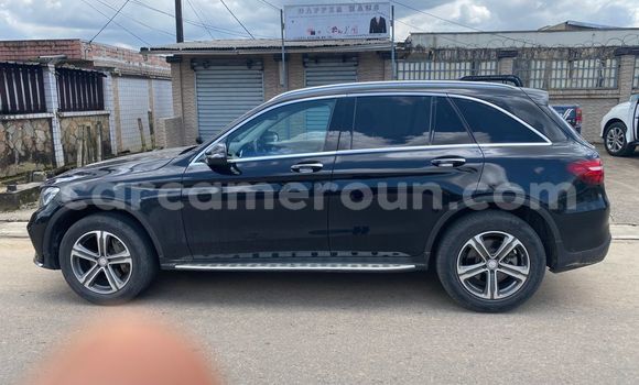 Sayi Imported Mercedes‒Benz GLC Black Mota in Douala a Ƙasar Kamaru Sayi Imported Mercedes‒Benz GLC Black Mota in Douala a Ƙasar Kamaru