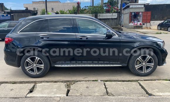 Sayi Imported Mercedes‒Benz GLC Black Mota in Douala a Ƙasar Kamaru Sayi Imported Mercedes‒Benz GLC Black Mota in Douala a Ƙasar Kamaru