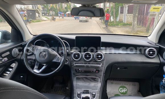 Sayi Imported Mercedes‒Benz GLC Black Mota in Douala a Ƙasar Kamaru Sayi Imported Mercedes‒Benz GLC Black Mota in Douala a Ƙasar Kamaru