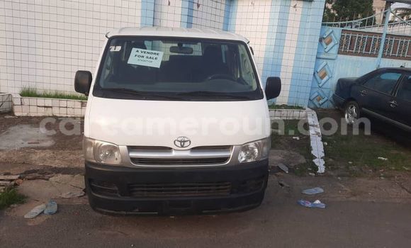 Sayi Imported Toyota Hiace White Mota in Douala a Ƙasar Kamaru Sayi Imported Toyota Hiace White Mota in Douala a Ƙasar Kamaru