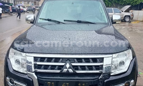Sayi Imported Mitsubishi Pajero Black Mota in Douala a Ƙasar Kamaru