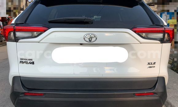 Acheter Import Voiture Toyota RAV4 Blanc à Douala, Littoral Cameroon Acheter Import Voiture Toyota RAV4 Blanc à Douala, Littoral Cameroon