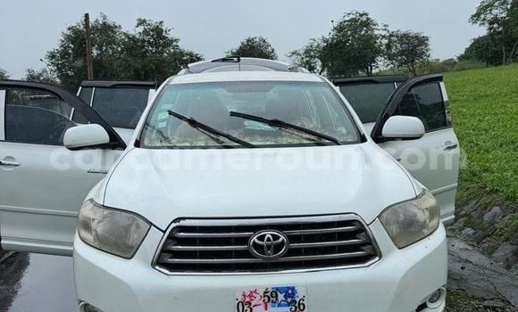 Acheter Occasion Voiture Toyota Highlander Blanc à Douala, Littoral Cameroon Acheter Occasion Voiture Toyota Highlander Blanc à Douala, Littoral Cameroon