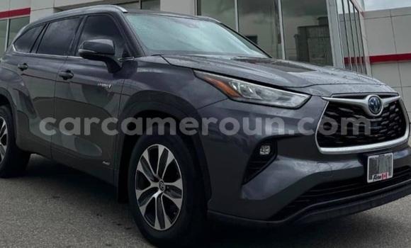 Sayi Imported Toyota Highlander Sauran Mota in Douala a Ƙasar Kamaru
