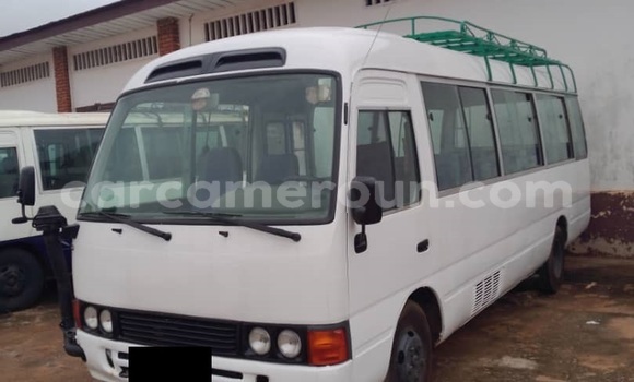 Acheter Occasion Voiture Toyota Coaster Blanc à Yaoundé, Central Cameroon Acheter Occasion Voiture Toyota Coaster Blanc à Yaoundé, Central Cameroon