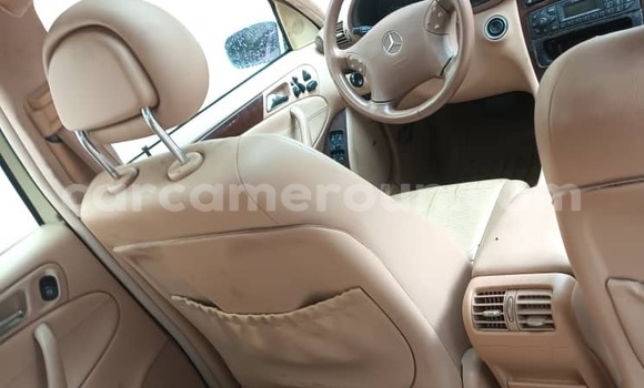 Acheter Import Voiture Mercedes‒Benz C–Class Blanc à Douala, Littoral Cameroon Acheter Import Voiture Mercedes‒Benz C–Class Blanc à Douala, Littoral Cameroon