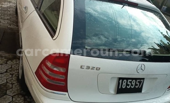 Acheter Import Voiture Mercedes‒Benz C–Class Blanc à Douala, Littoral Cameroon Acheter Import Voiture Mercedes‒Benz C–Class Blanc à Douala, Littoral Cameroon