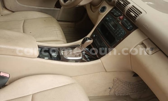 Acheter Import Voiture Mercedes‒Benz C–Class Blanc à Douala, Littoral Cameroon Acheter Import Voiture Mercedes‒Benz C–Class Blanc à Douala, Littoral Cameroon