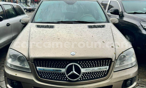 Sayi Imported Mercedes‒Benz ML–Class Sauran Mota in Douala a Ƙasar Kamaru Sayi Imported Mercedes‒Benz ML–Class Sauran Mota in Douala a Ƙasar Kamaru