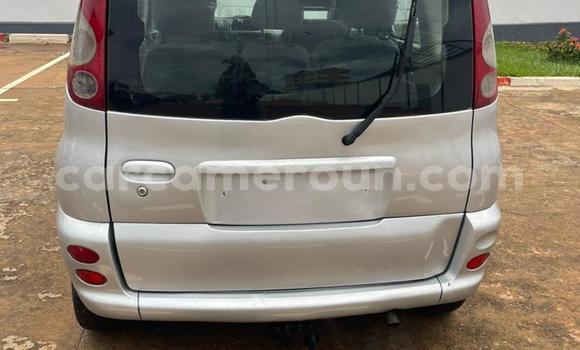 Sayi Na hannu Toyota Yaris Verso Azurfa Mota in Yaounde a Babban Kamaru Sayi Na hannu Toyota Yaris Verso Azurfa Mota in Yaounde a Babban Kamaru