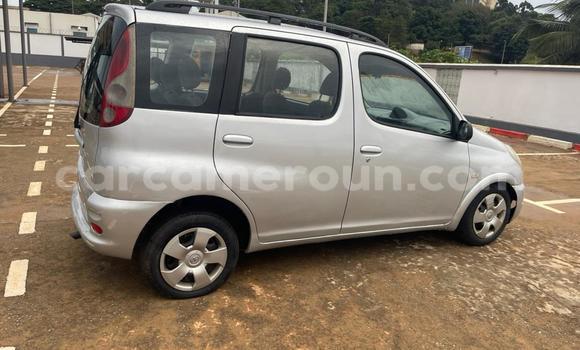 Sayi Na hannu Toyota Yaris Verso Azurfa Mota in Yaounde a Babban Kamaru Sayi Na hannu Toyota Yaris Verso Azurfa Mota in Yaounde a Babban Kamaru