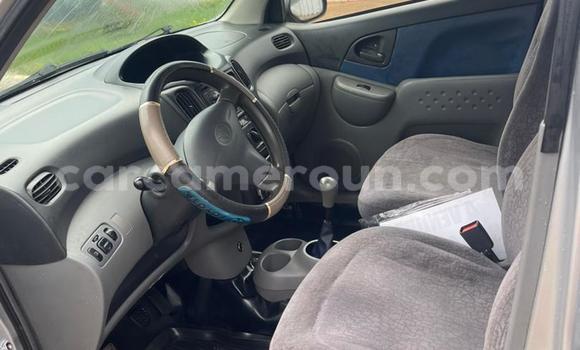 Sayi Na hannu Toyota Yaris Verso Azurfa Mota in Yaounde a Babban Kamaru Sayi Na hannu Toyota Yaris Verso Azurfa Mota in Yaounde a Babban Kamaru