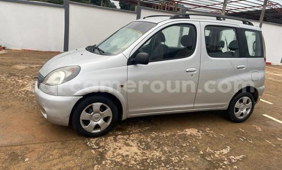 Sayi Na hannu Toyota Yaris Verso Azurfa Mota in Yaounde a Babban Kamaru Sayi Na hannu Toyota Yaris Verso Azurfa Mota in Yaounde a Babban Kamaru