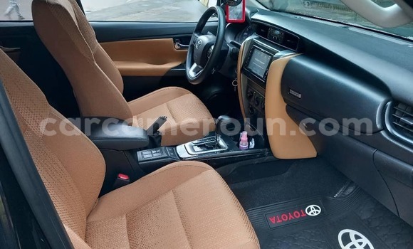 Acheter Occasion Voiture Toyota Fortuner Noir à Yaoundé, Central Cameroon Acheter Occasion Voiture Toyota Fortuner Noir à Yaoundé, Central Cameroon
