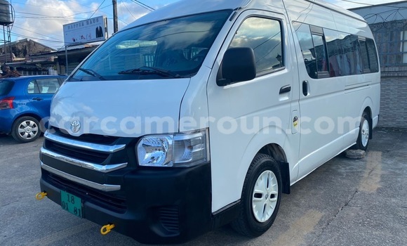 Buy Used Toyota Hiace White Car in Douala in Littoral Cameroon