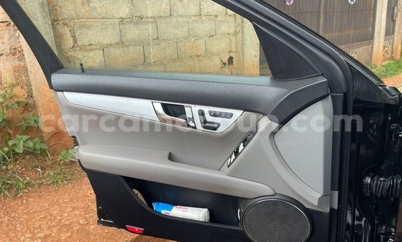 Acheter Occasion Voiture Mercedes‒Benz C–Class Noir à Douala, Littoral Cameroon Acheter Occasion Voiture Mercedes‒Benz C–Class Noir à Douala, Littoral Cameroon