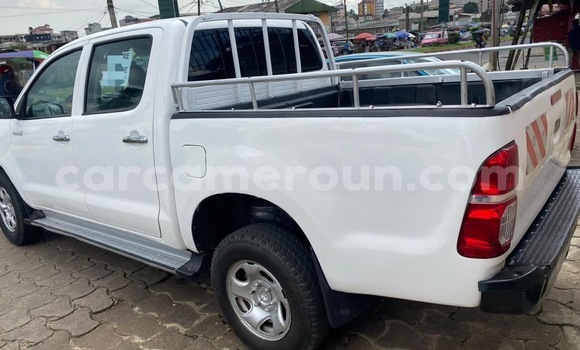 Buy Used Toyota Hiace White Car in Douala in Littoral Cameroon Buy Used Toyota Hiace White Car in Douala in Littoral Cameroon