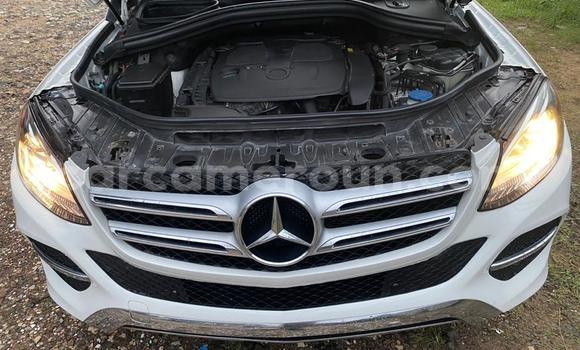 Sayi Sabo Mercedes‒Benz GLE White Mota in Douala a Ƙasar Kamaru Sayi Sabo Mercedes‒Benz GLE White Mota in Douala a Ƙasar Kamaru