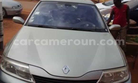 Sayi Na hannu Renault Laguna Azurfa Mota in Yaounde a Babban Kamaru