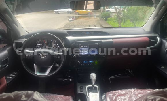 Sayi Sabo Toyota Hilux White Mota in Douala a Ƙasar Kamaru Sayi Sabo Toyota Hilux White Mota in Douala a Ƙasar Kamaru