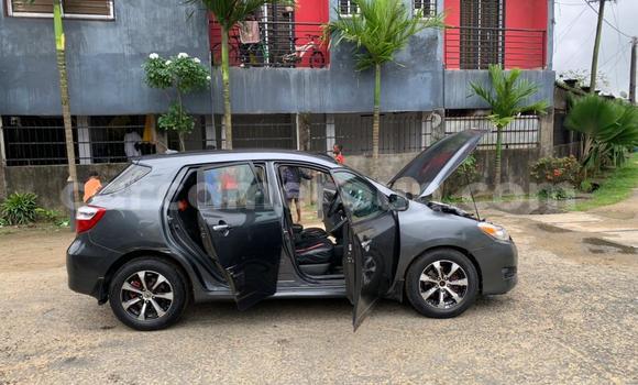 Sayi Na hannu Toyota Matrix Sauran Mota in Douala a Ƙasar Kamaru