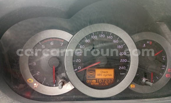 Sayi Na hannu Toyota RAV4 Brown Mota in Douala a Ƙasar Kamaru Sayi Na hannu Toyota RAV4 Brown Mota in Douala a Ƙasar Kamaru