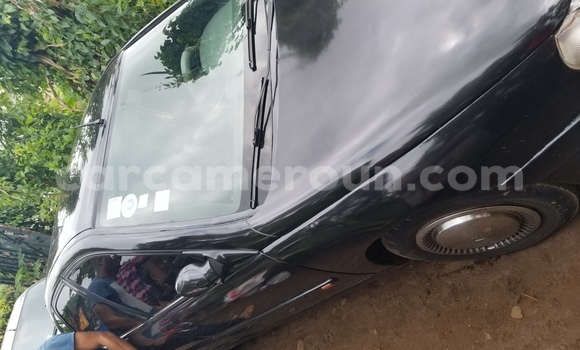 Sayi Na hannu Renault Laguna Black Mota in Buea a Yammacin Kamaru