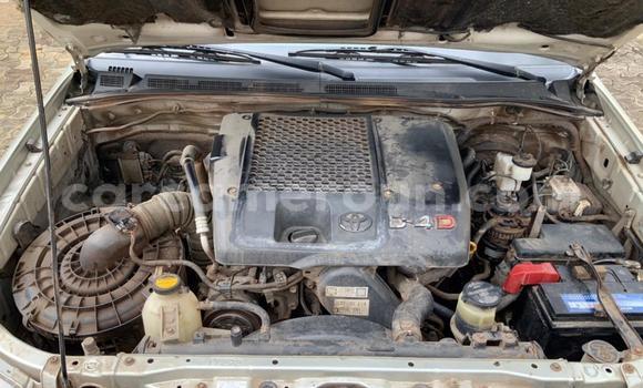 Sayi Na hannu Toyota Hilux M Mota in Douala a Ƙasar Kamaru Sayi Na hannu Toyota Hilux M Mota in Douala a Ƙasar Kamaru