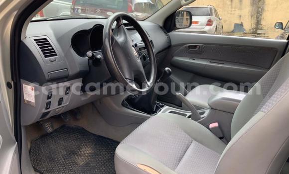Sayi Na hannu Toyota Hilux M Mota in Douala a Ƙasar Kamaru Sayi Na hannu Toyota Hilux M Mota in Douala a Ƙasar Kamaru